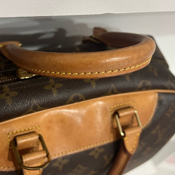 Louis Vuitton Deauville - Picture 13 of 17